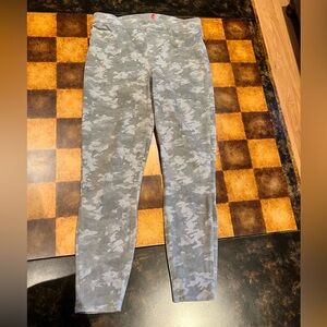 SPANX | Camo print Jeggings | size LG
